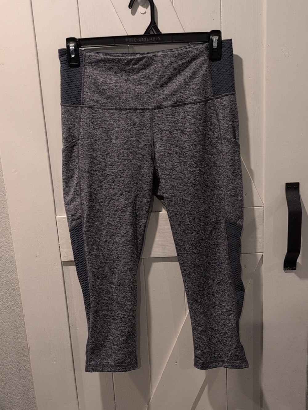 Kirkland Signature Gray Cropped Leggings Women’s XL Athletic Capri Pants